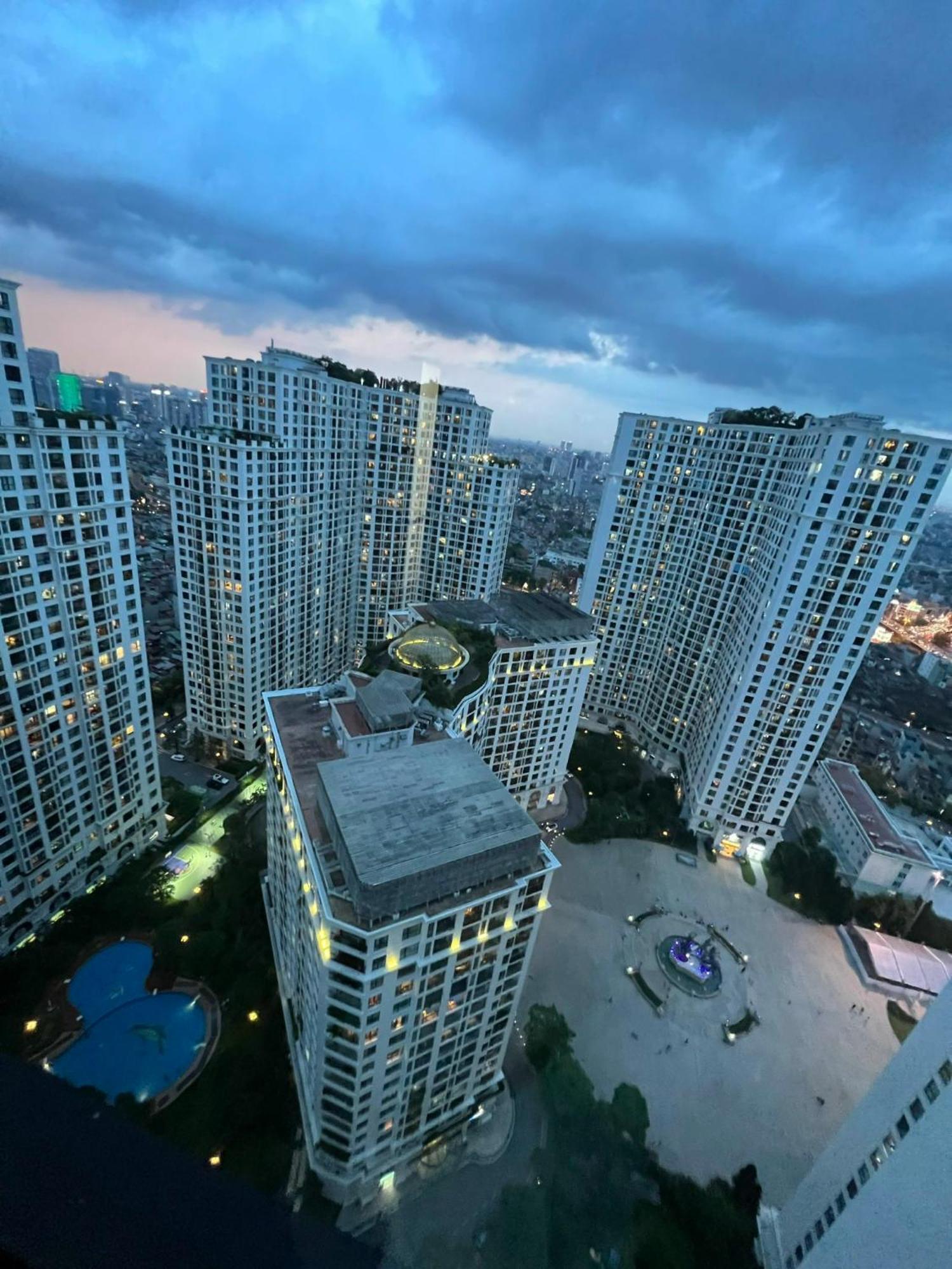 Vinhomes Royal City Apartment 3 Br ハノイ市 エクステリア 写真